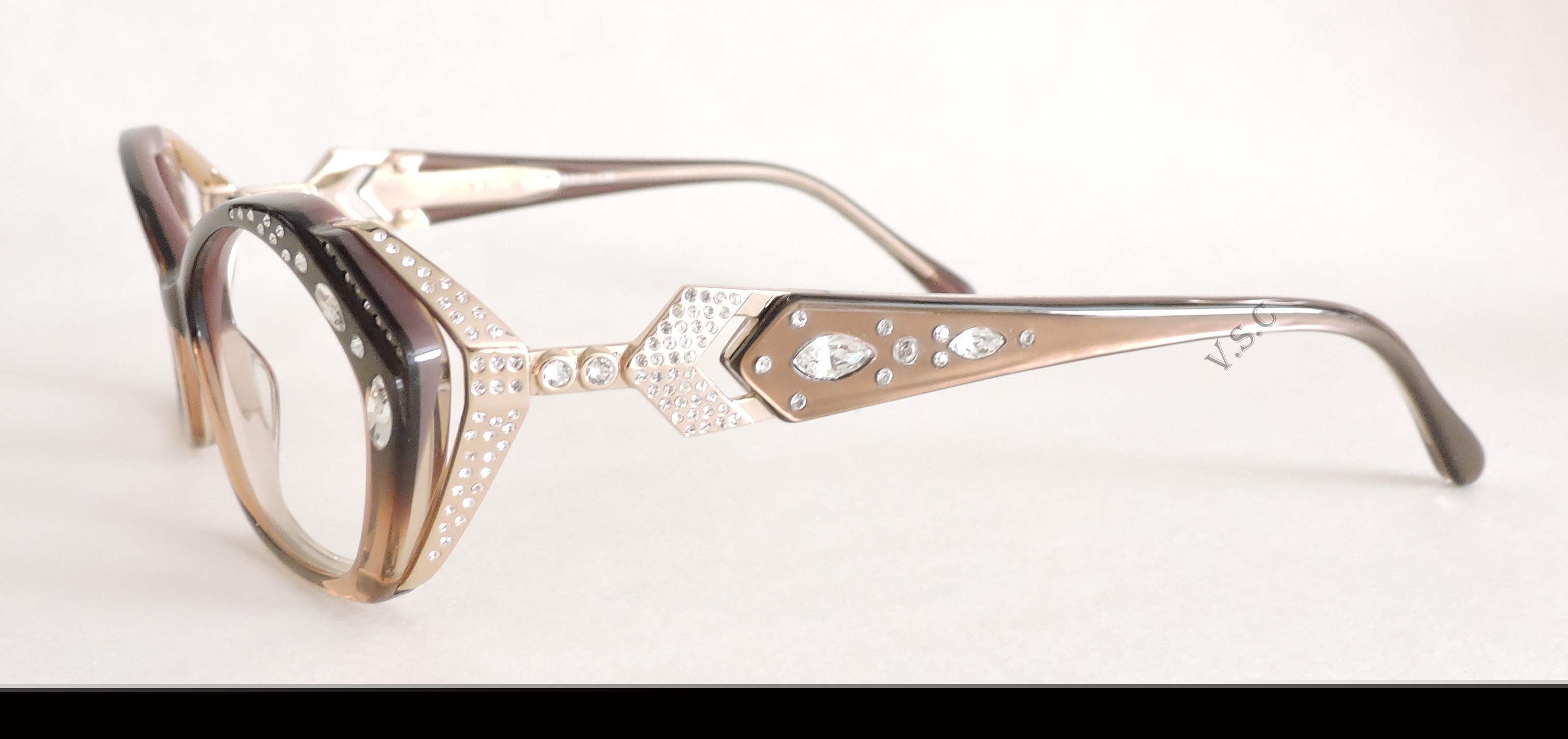  clear lens / brown gold clear crystal stones