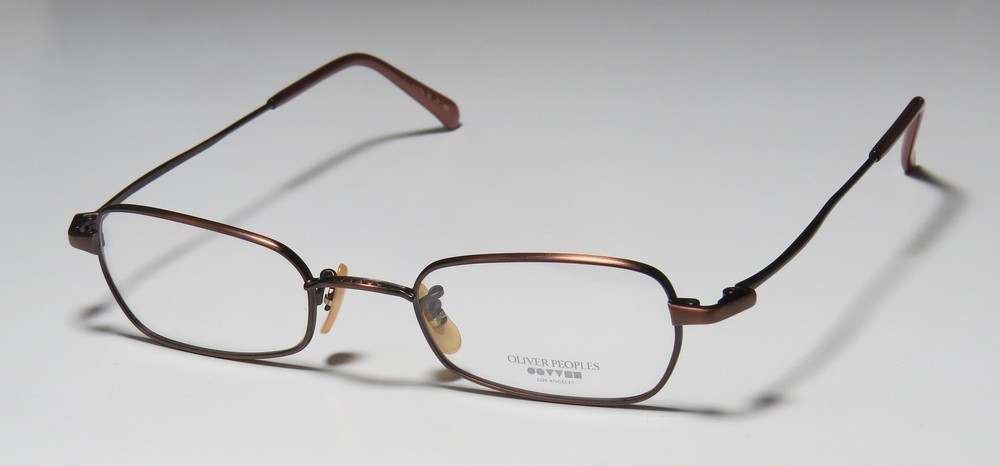 OLIVER PEOPLES 585