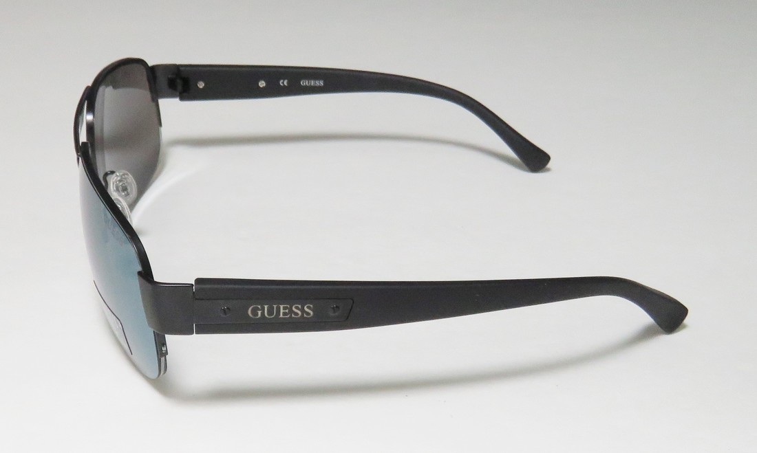 GUESS 6831 02Q