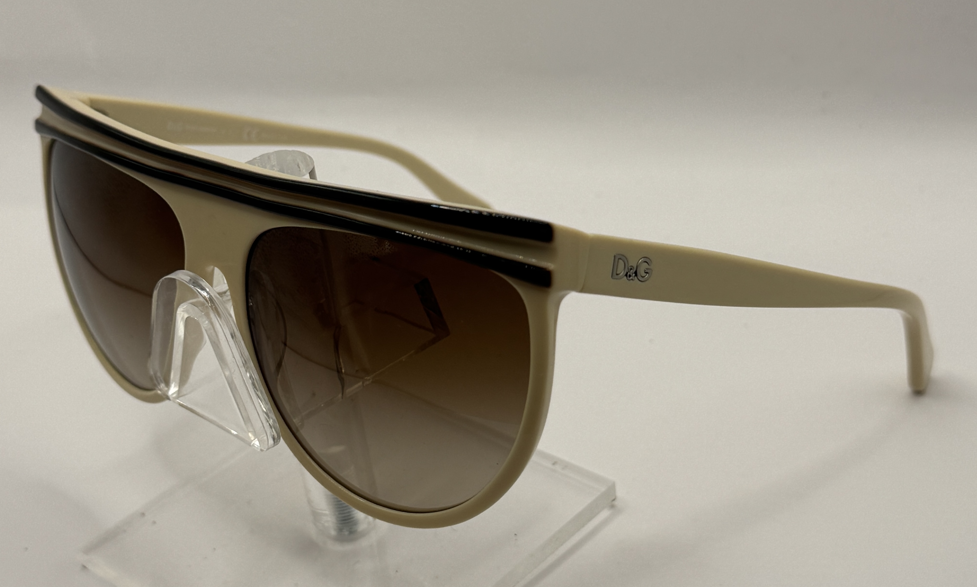 CLEARANCE D&G 3041