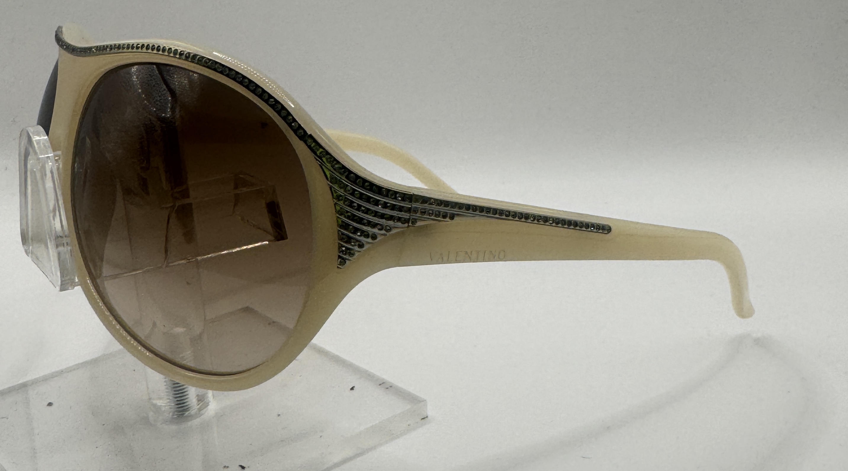 CLEARANCE VALENTINO 5445