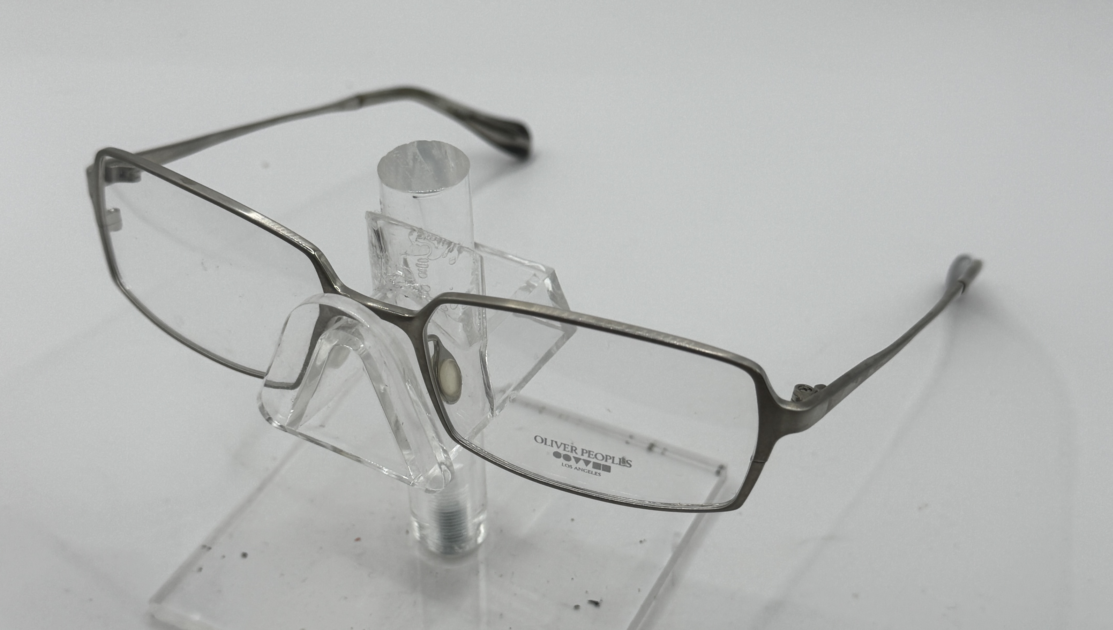 CLEARANCE OLIVER PEOPLES BECQUE