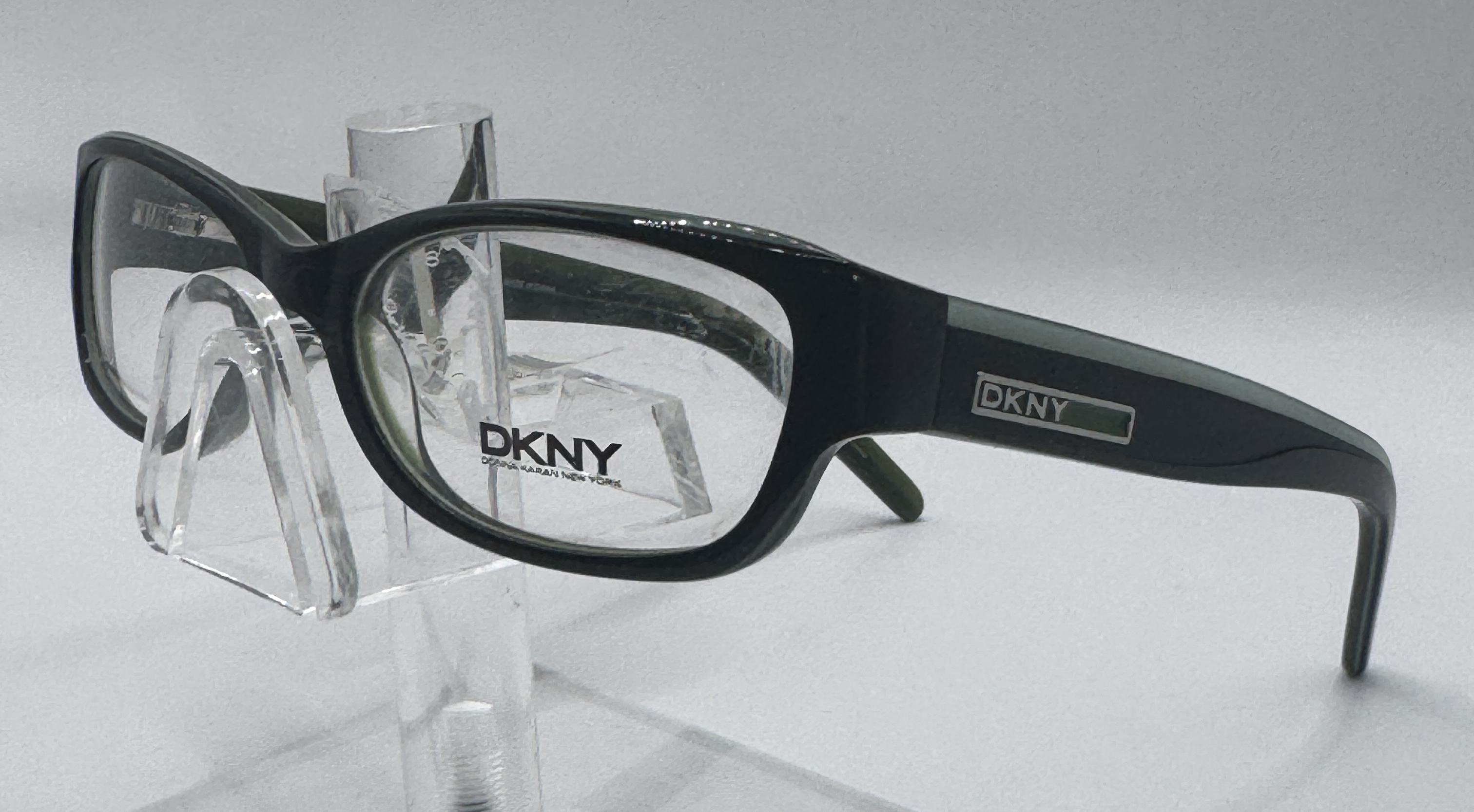 CLEARANCE DKNY 4590