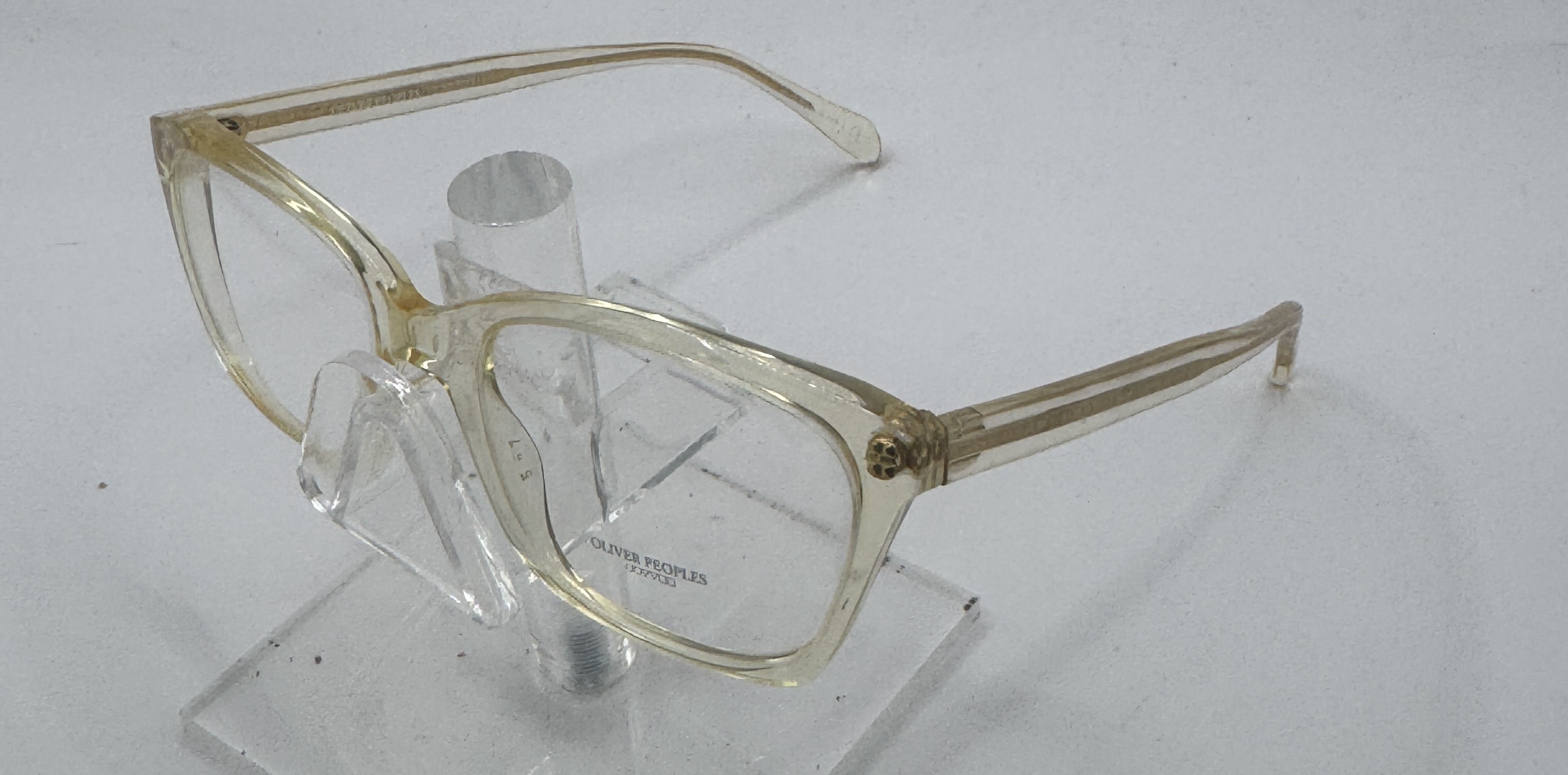 CLEARANCE OLIVER PEOPLES RACINE