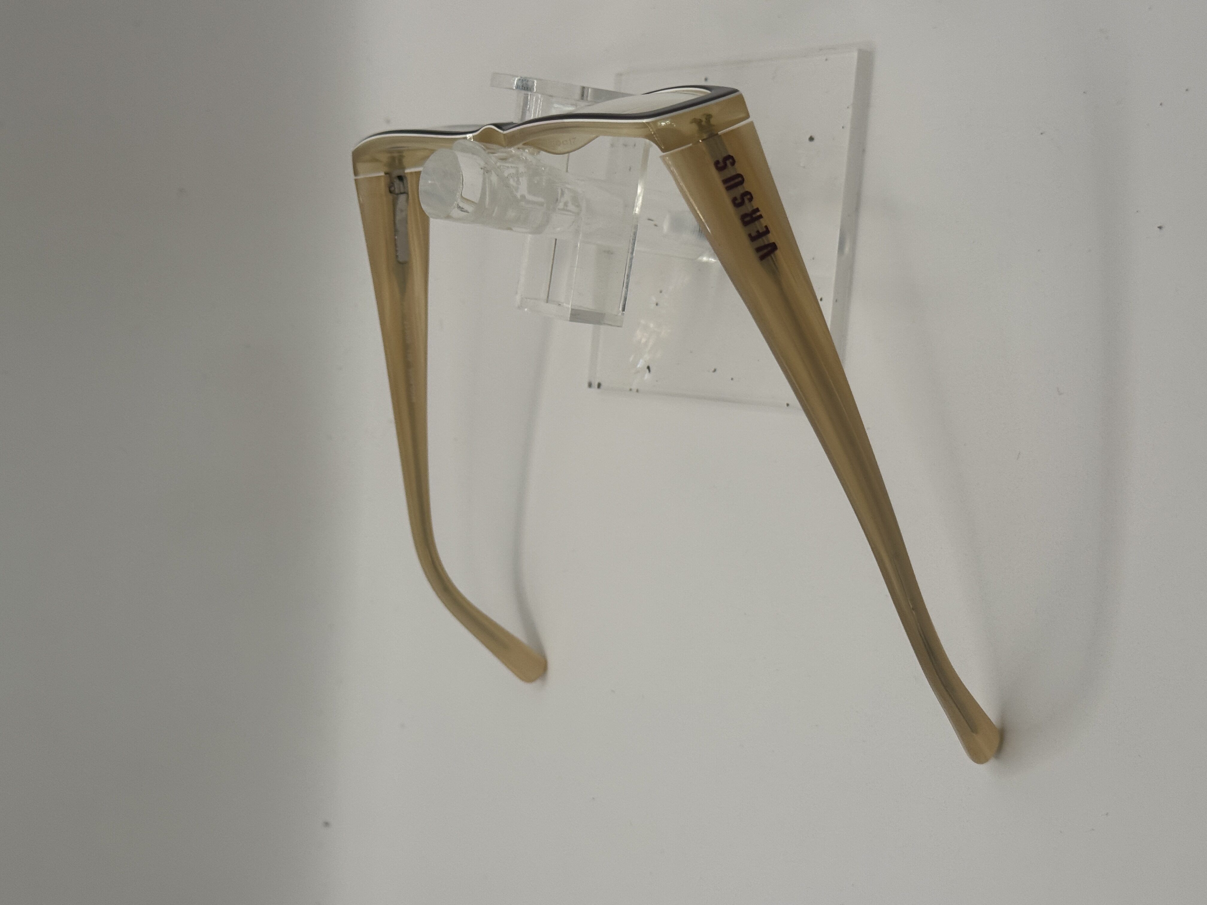 CLEARANCE VERSUS 8065 601