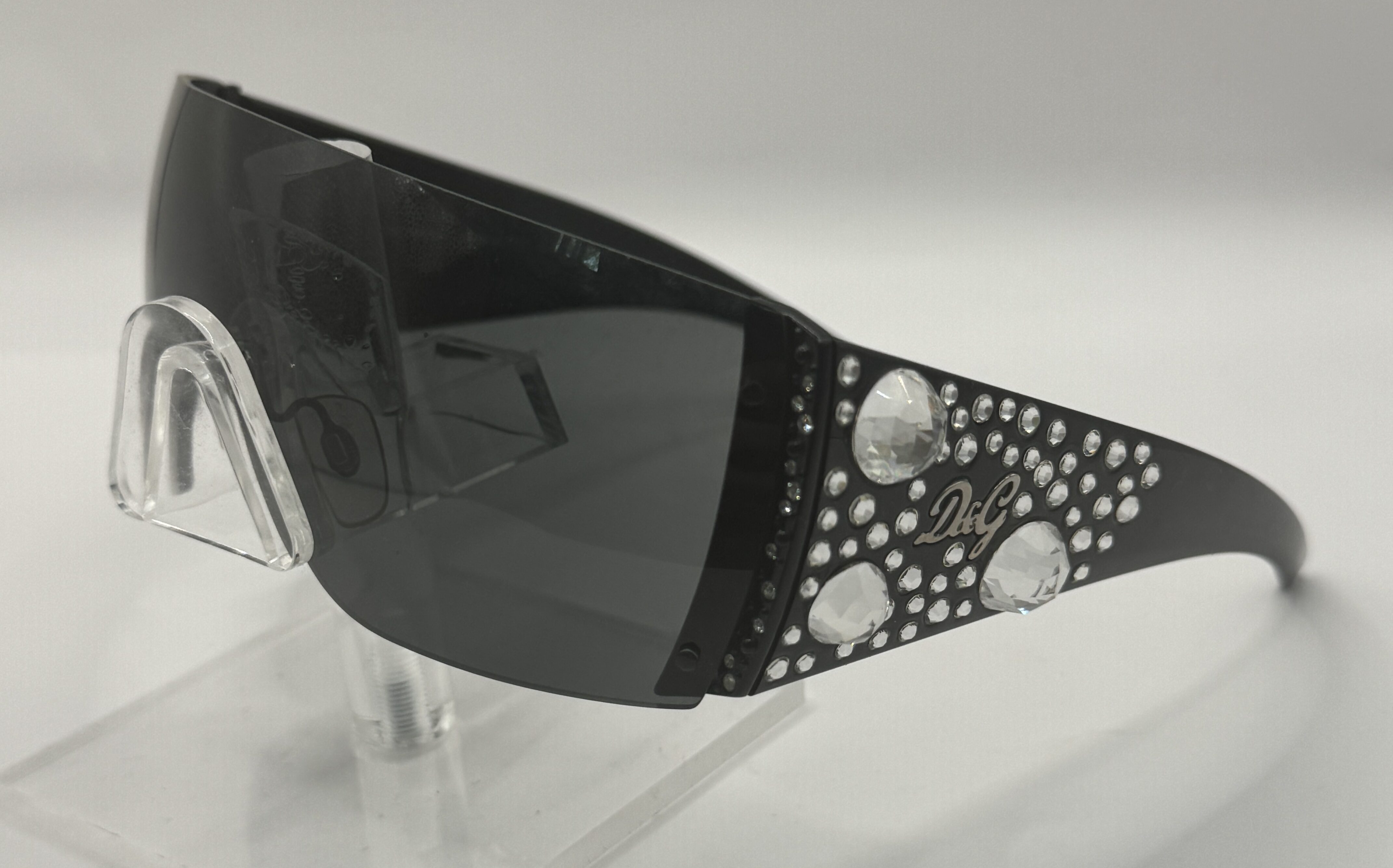 CLEARANCE D&G 8025B