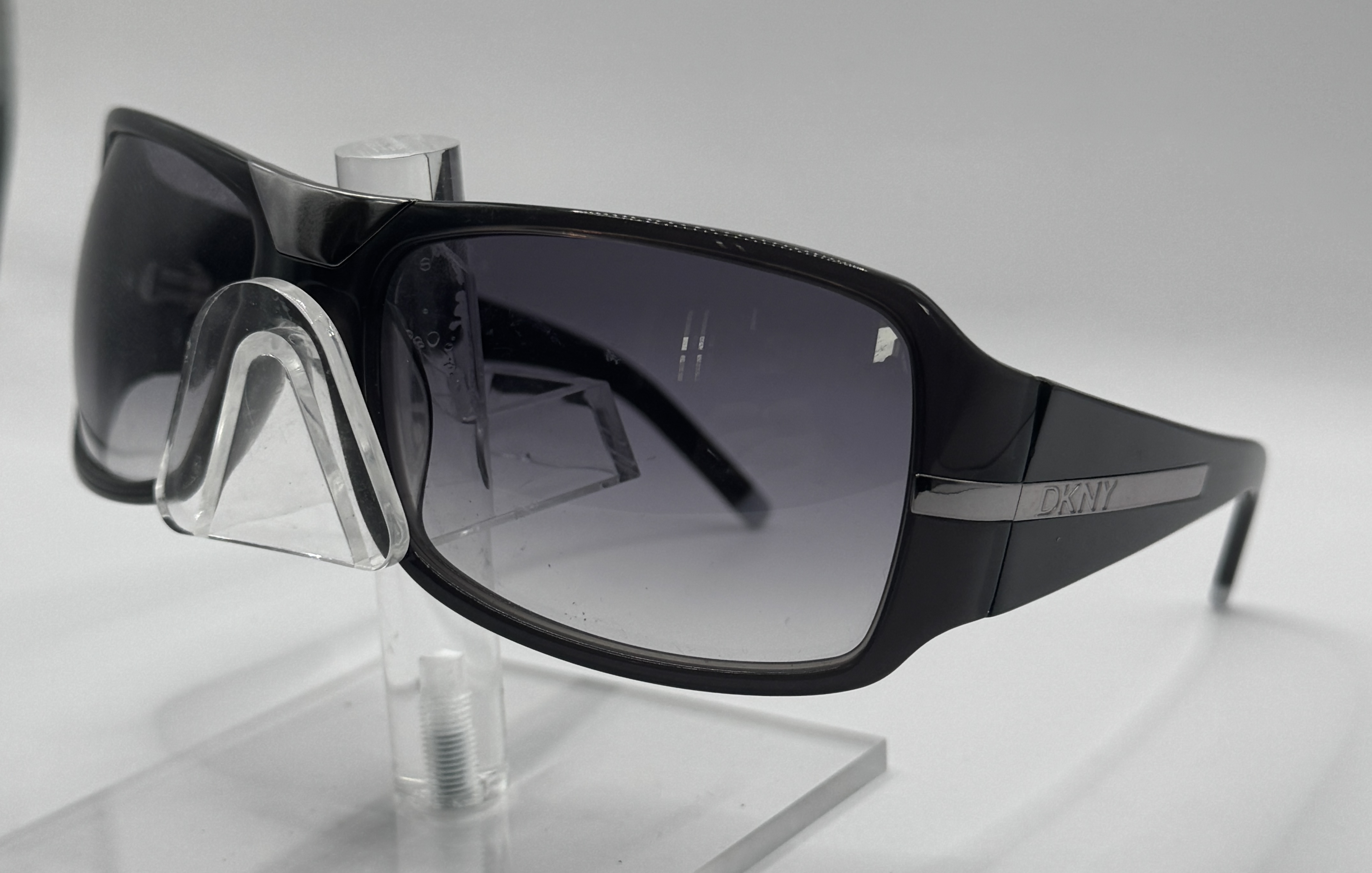 CLEARANCE DKNY 4035