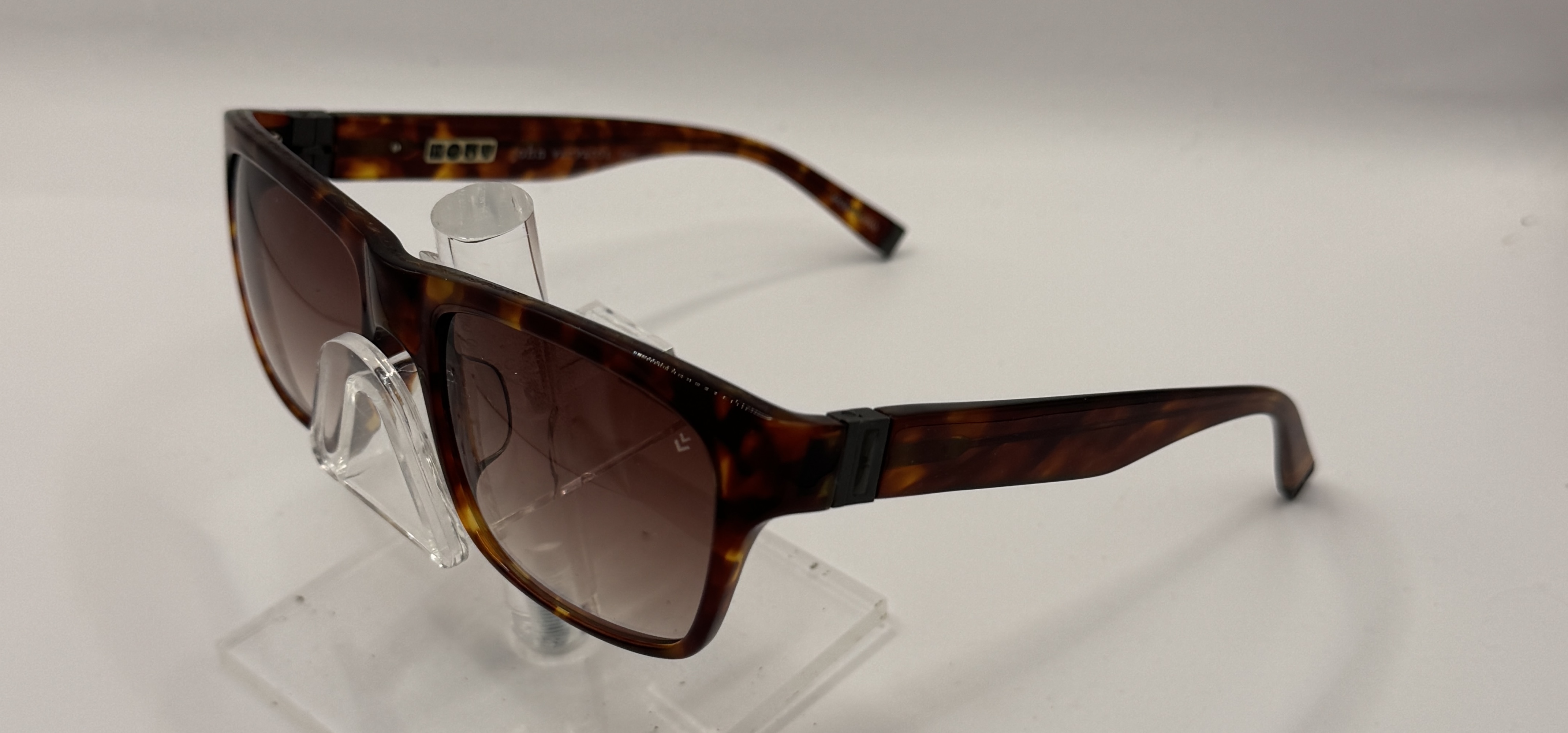 CLEARANCE JOHN VARVATOS V768