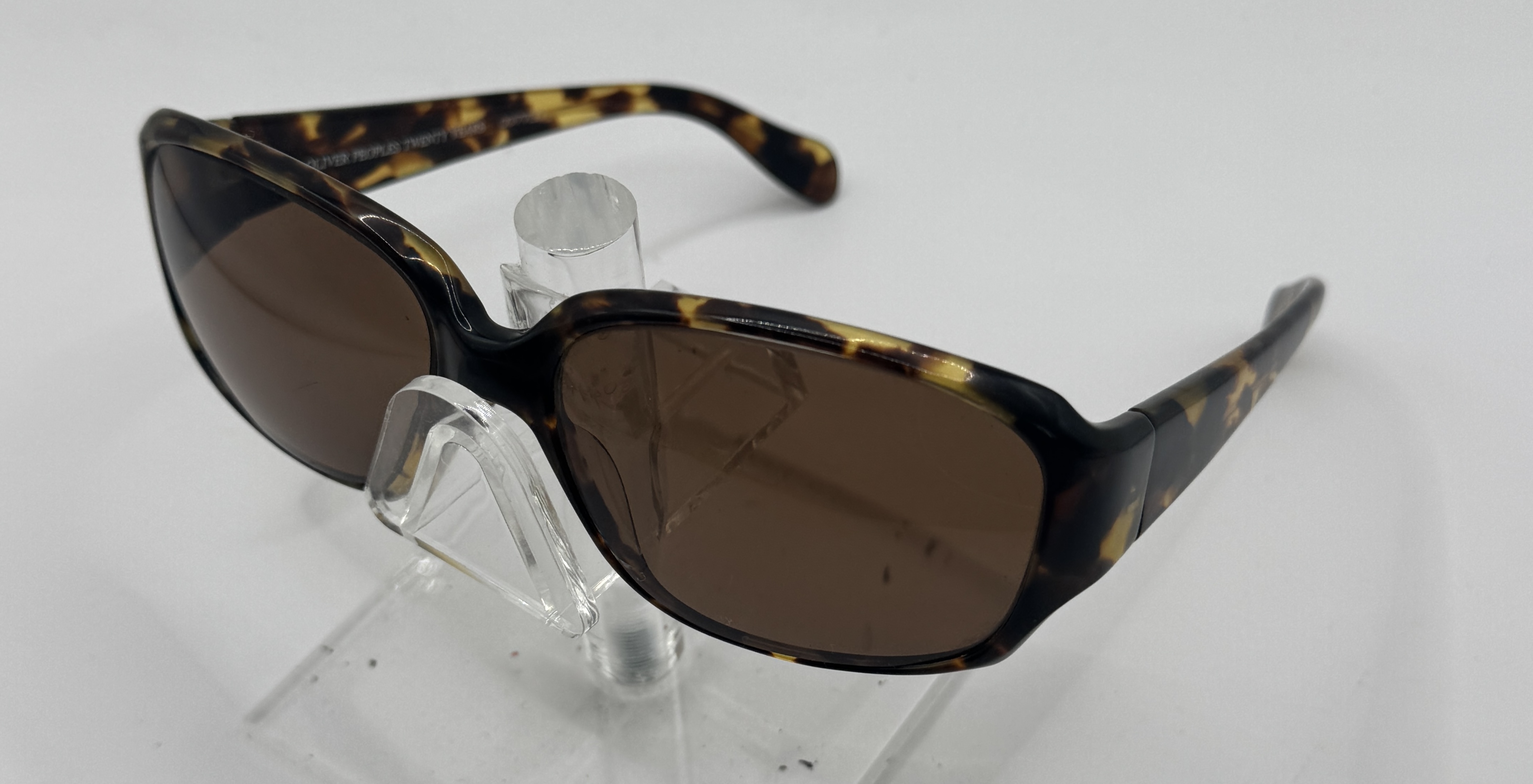 CLEARANCE OLIVER PEOPLES HAYWORTH