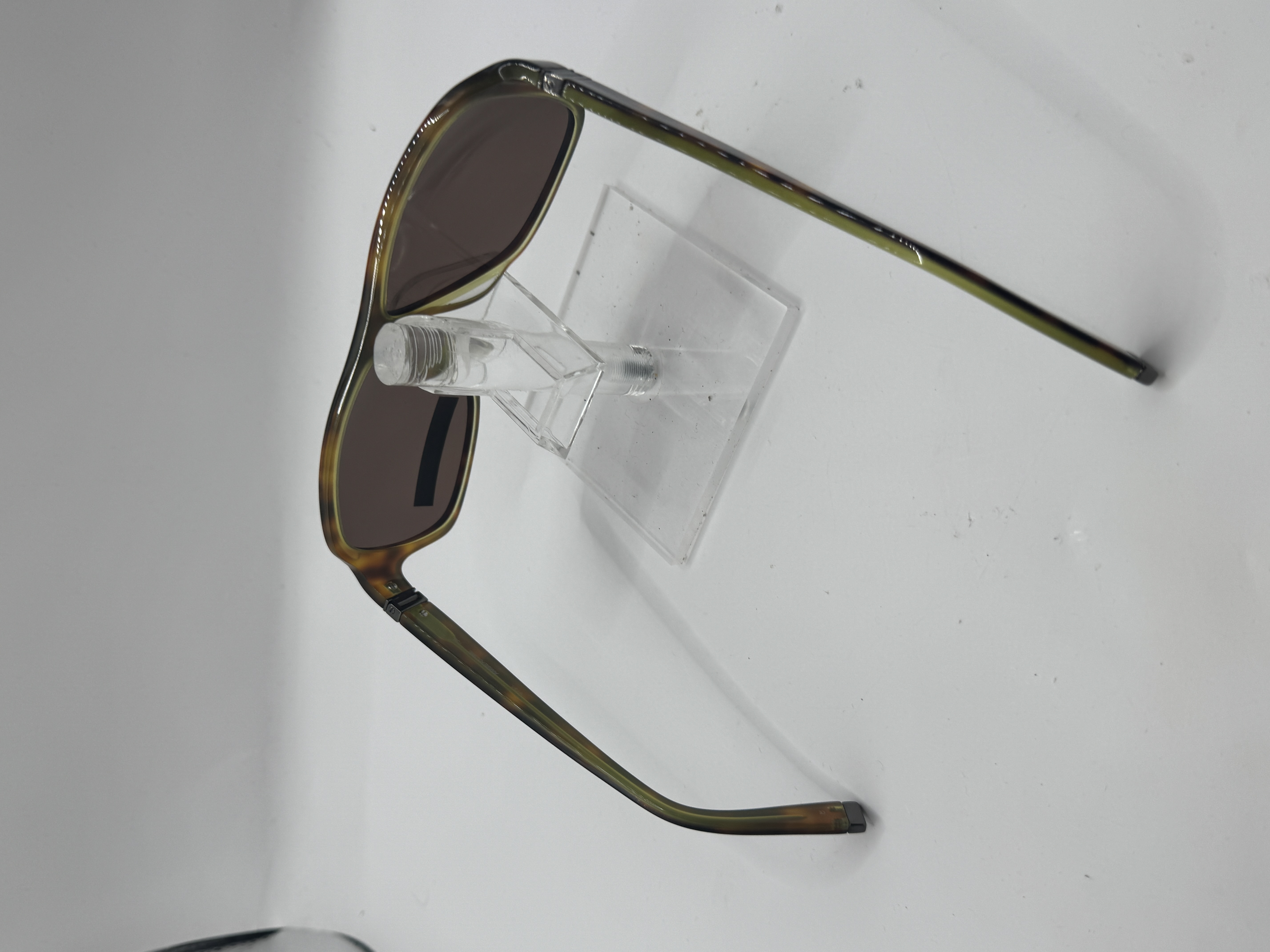 CLEARANCE JOHN VARVATOS V731 AMBERLIME
