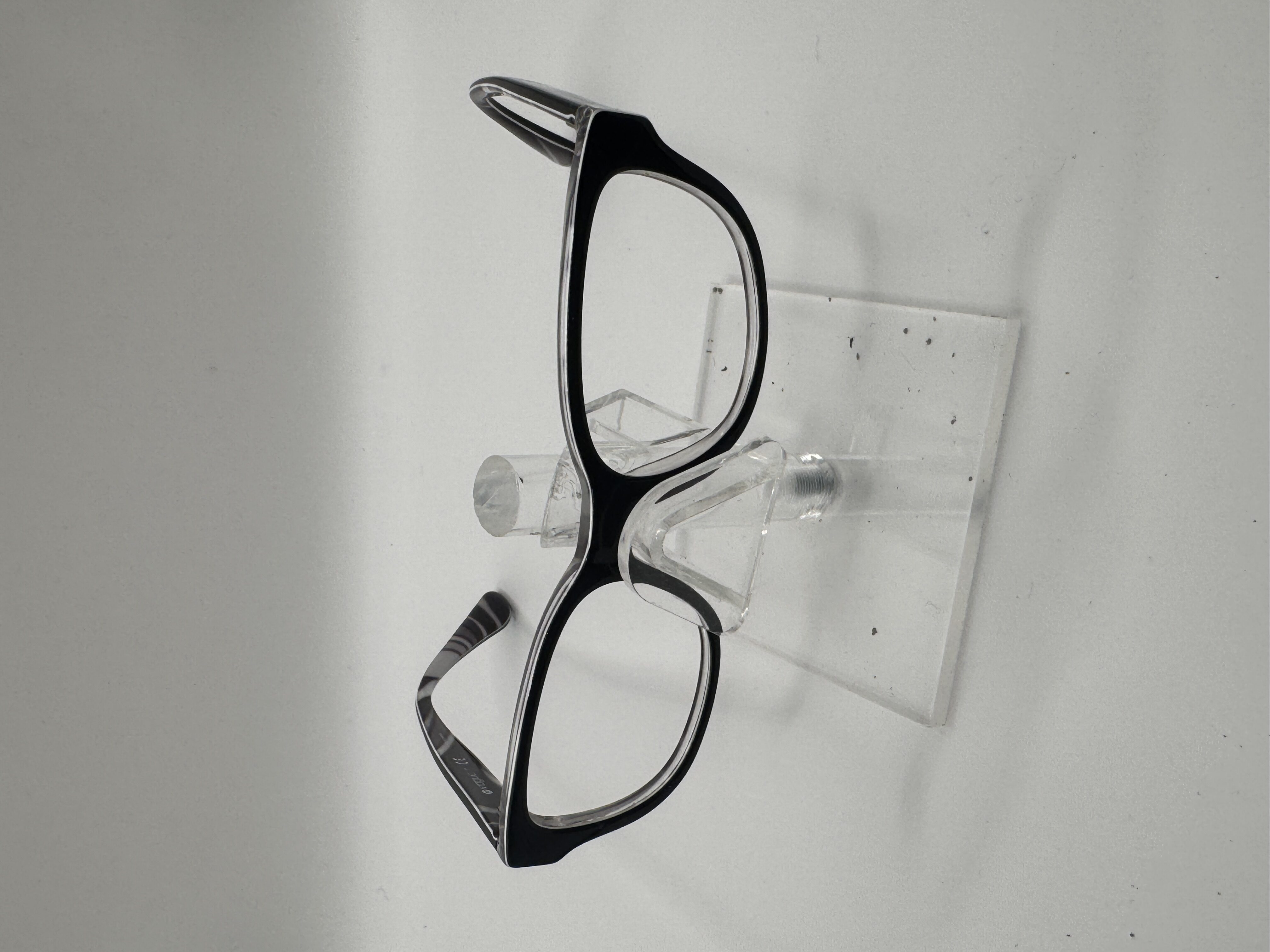 CLEARANCE VOGUE 2747 2003