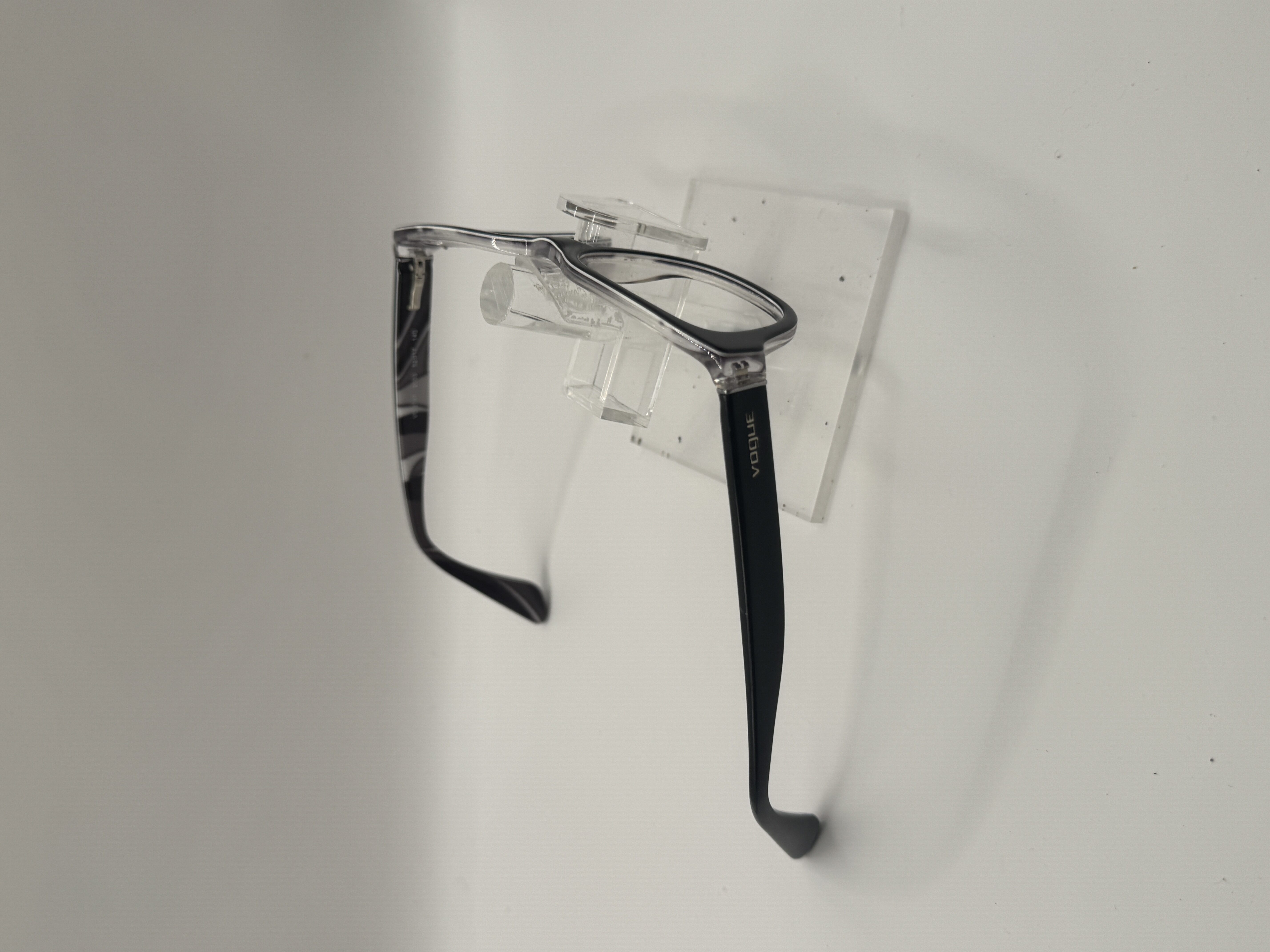 CLEARANCE VOGUE 2747 2003