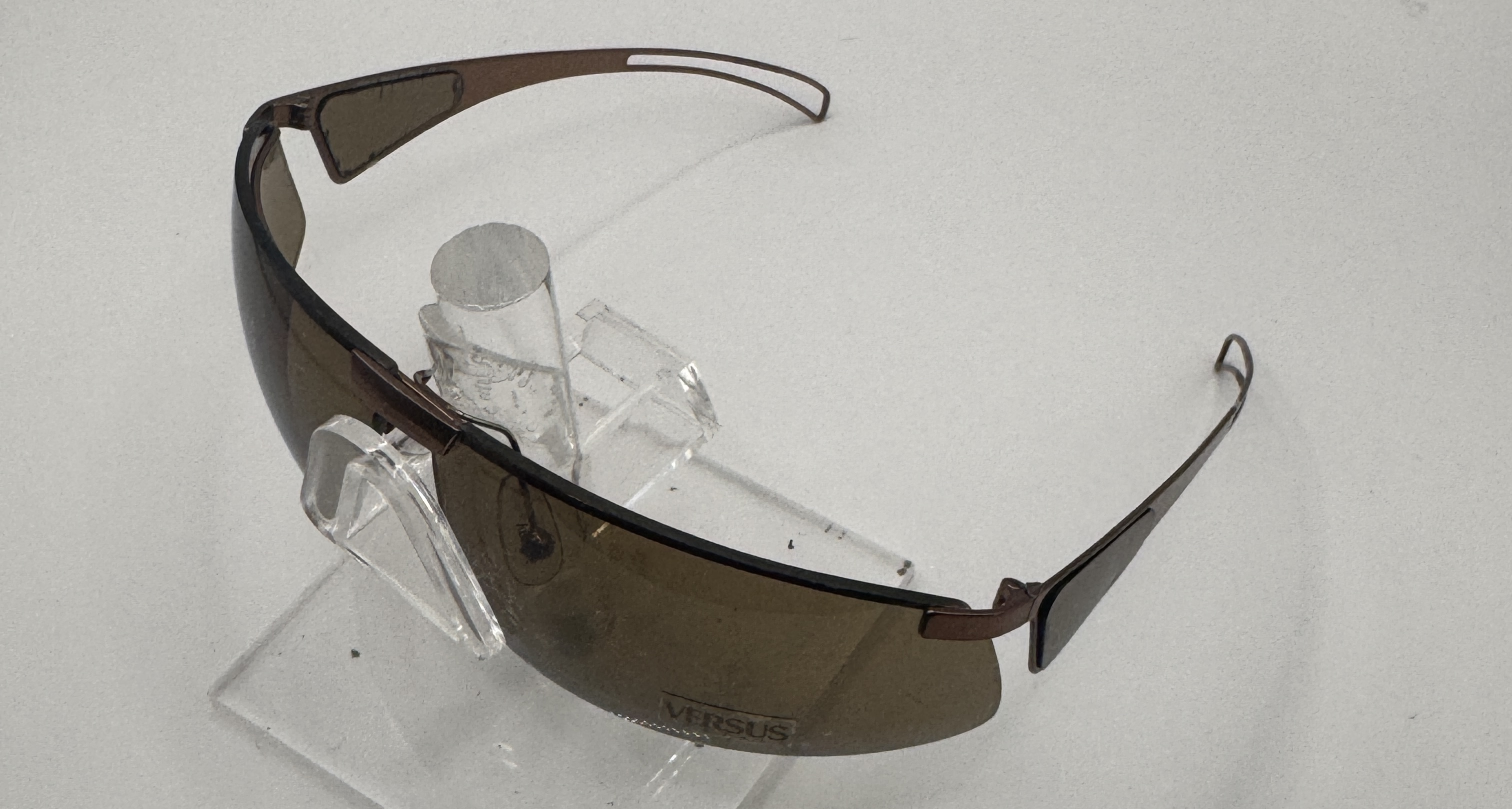 CLEARANCE VERSUS L89