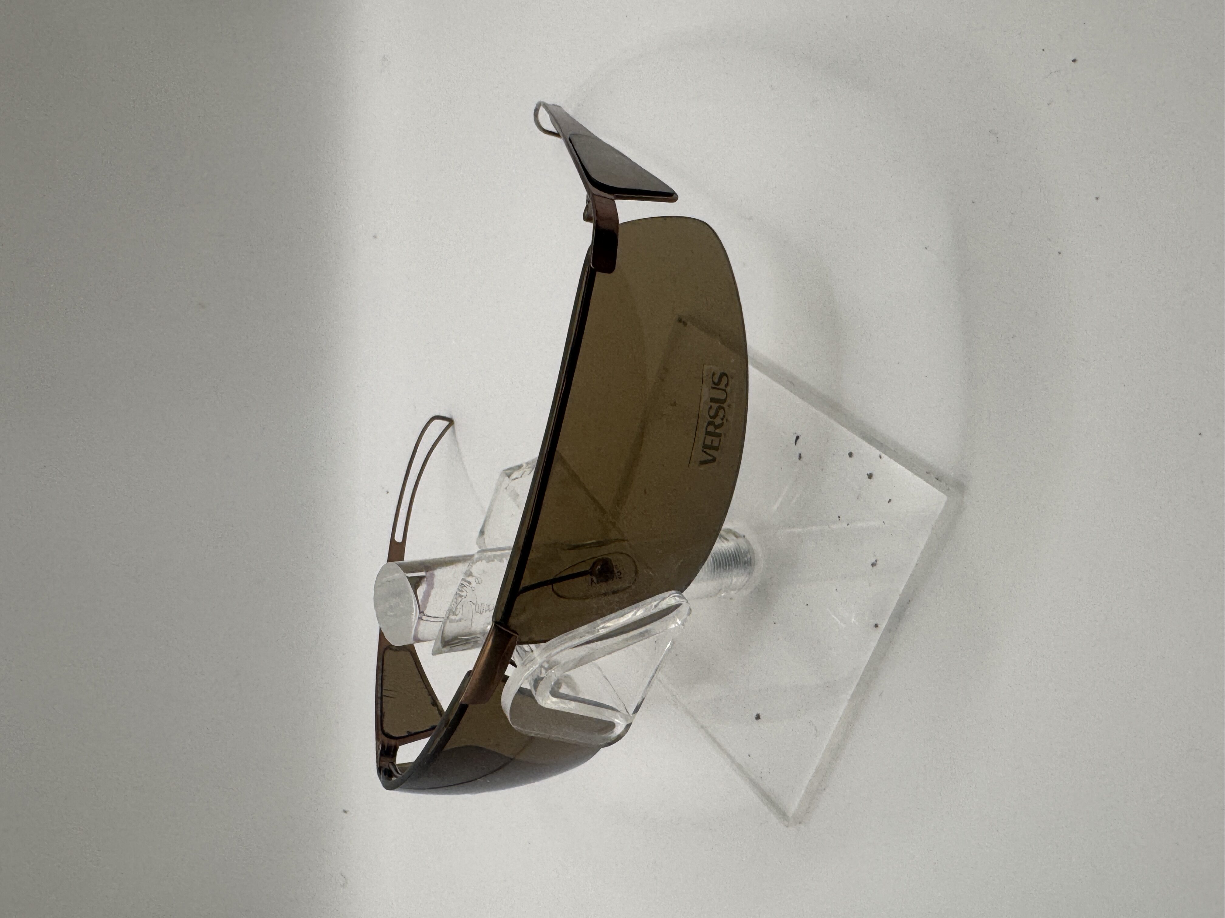 CLEARANCE VERSUS L89 57M581