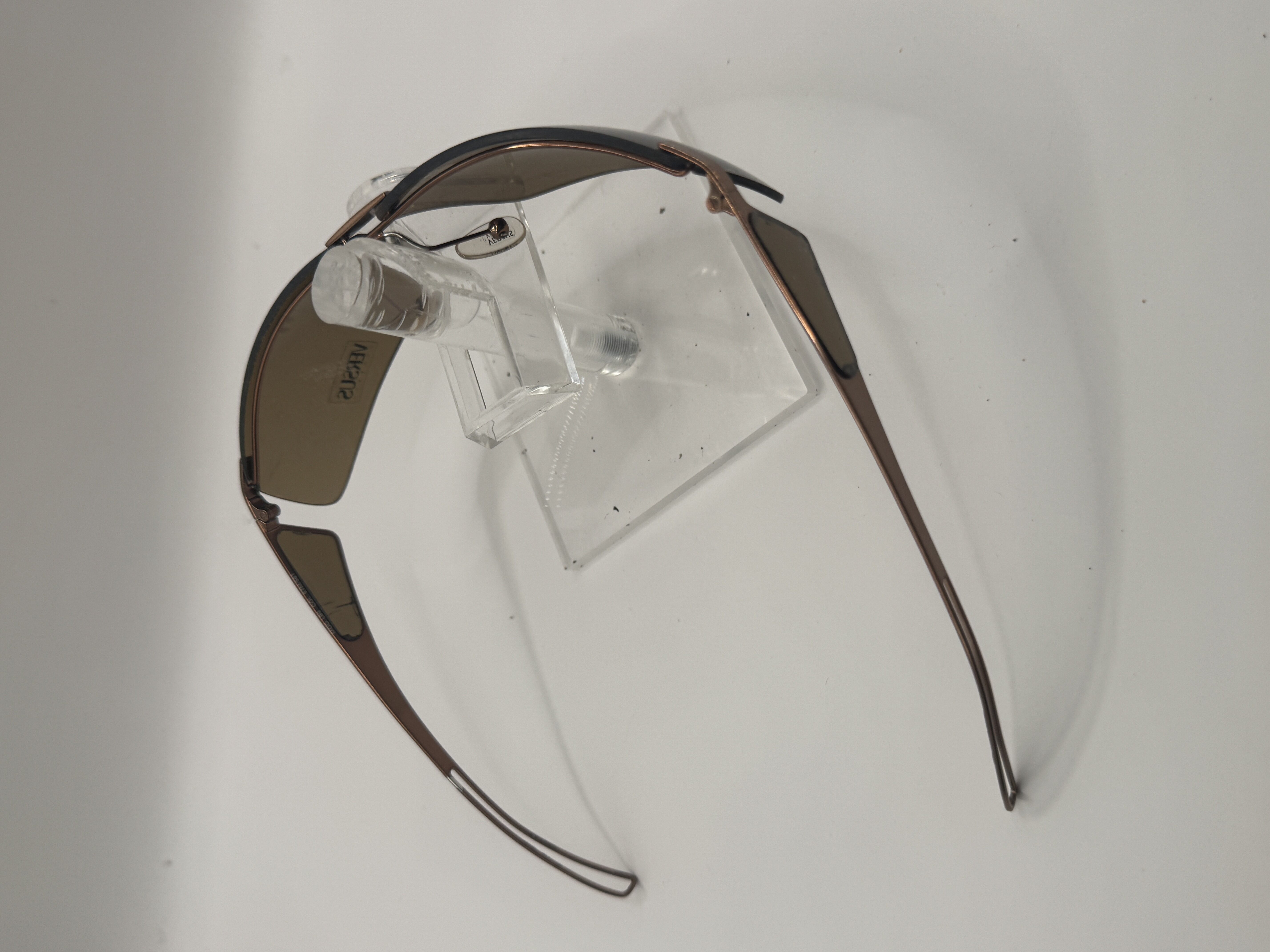 CLEARANCE VERSUS L89 57M581