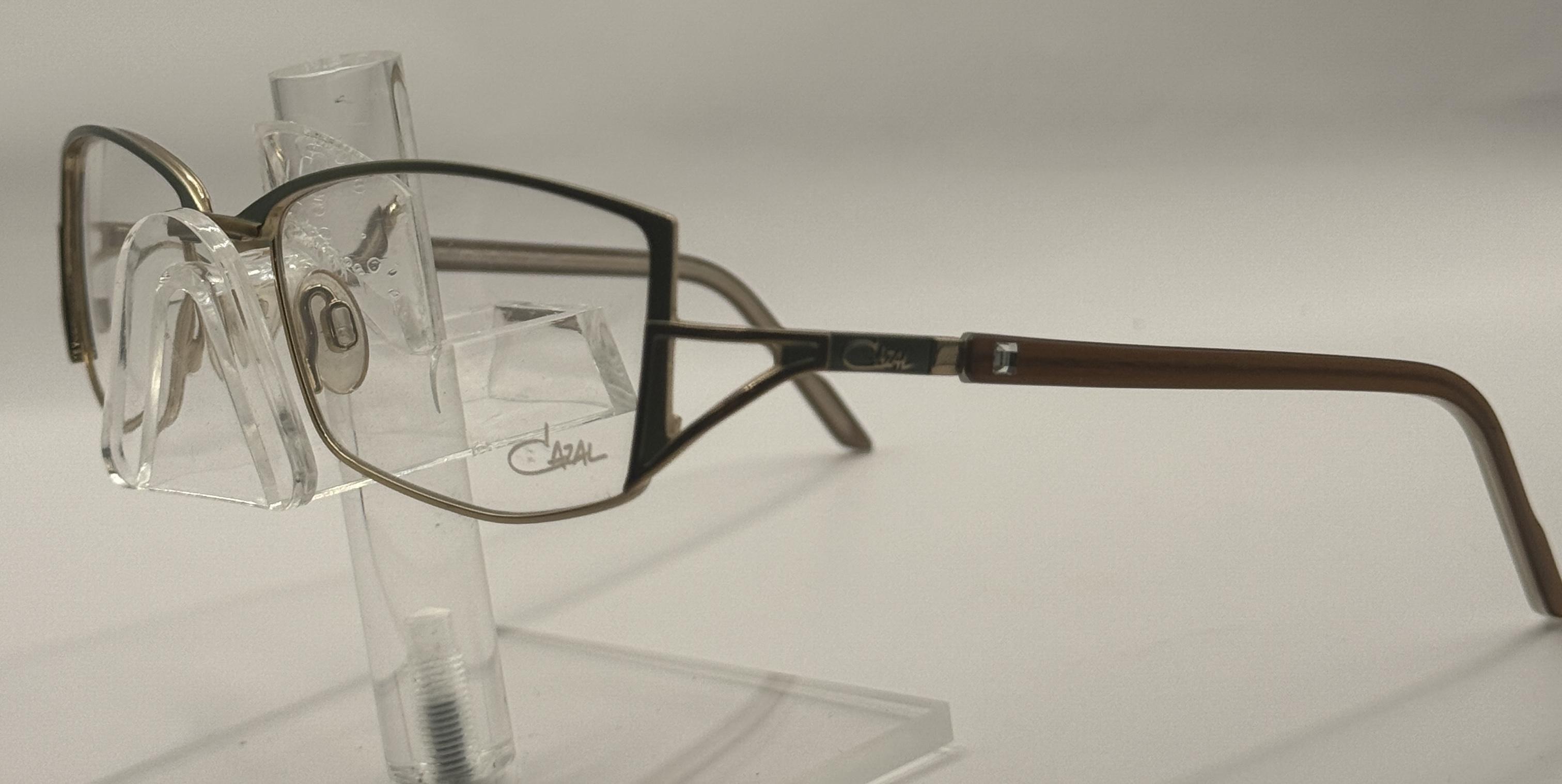 CLEARANCE CAZAL 192