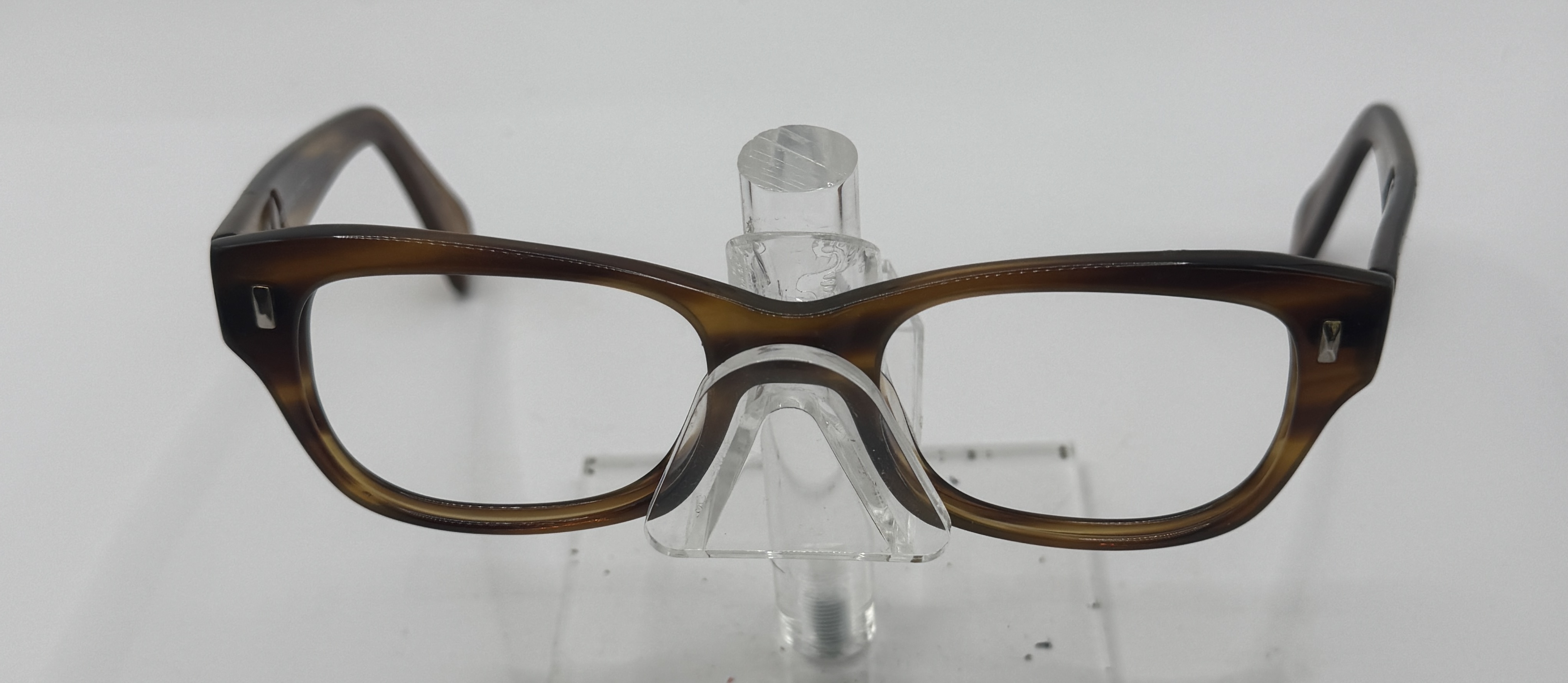 CLEARANCE OLIVER PEOPLES WACKS