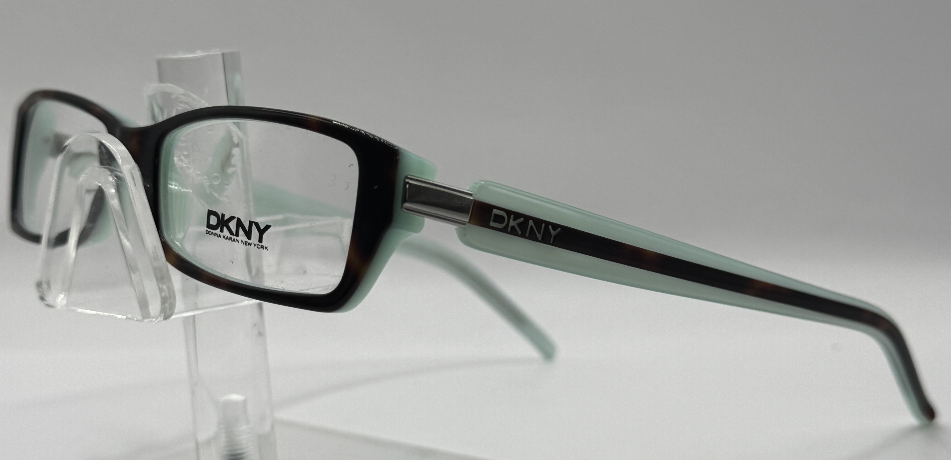 CLEARANCE DKNY 4586