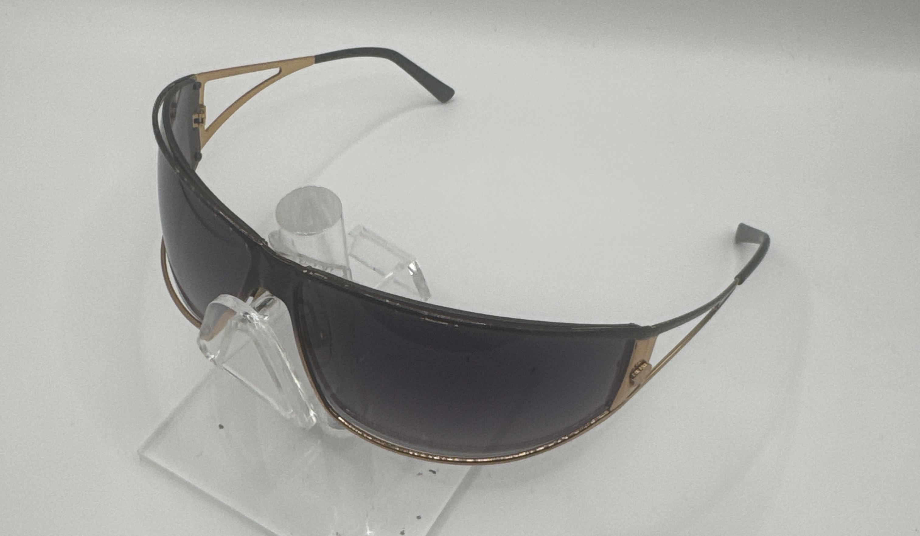 CLEARANCE VERSACE 2040