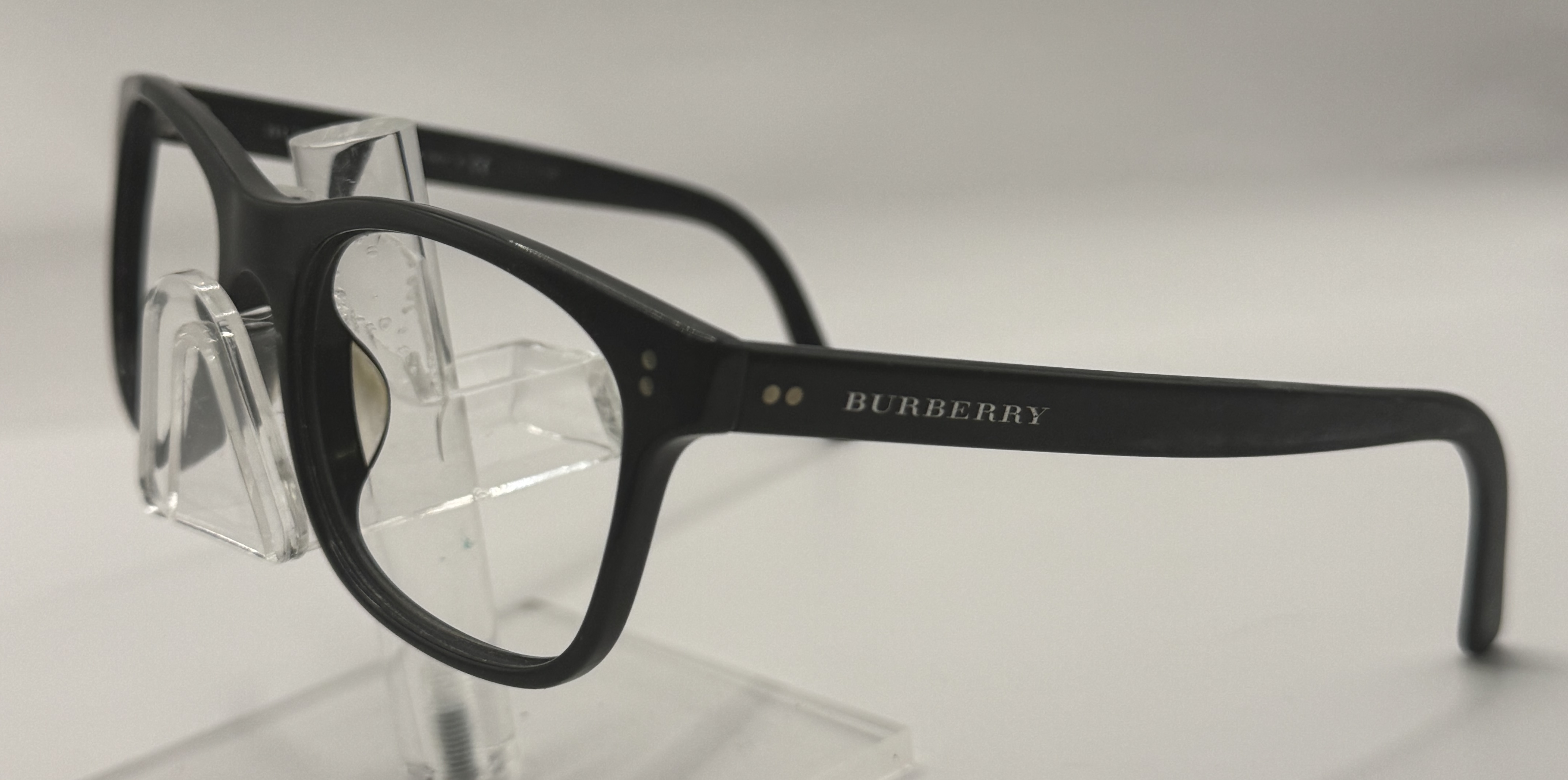 CLEARANCE BURBERRY 2196F {USED}