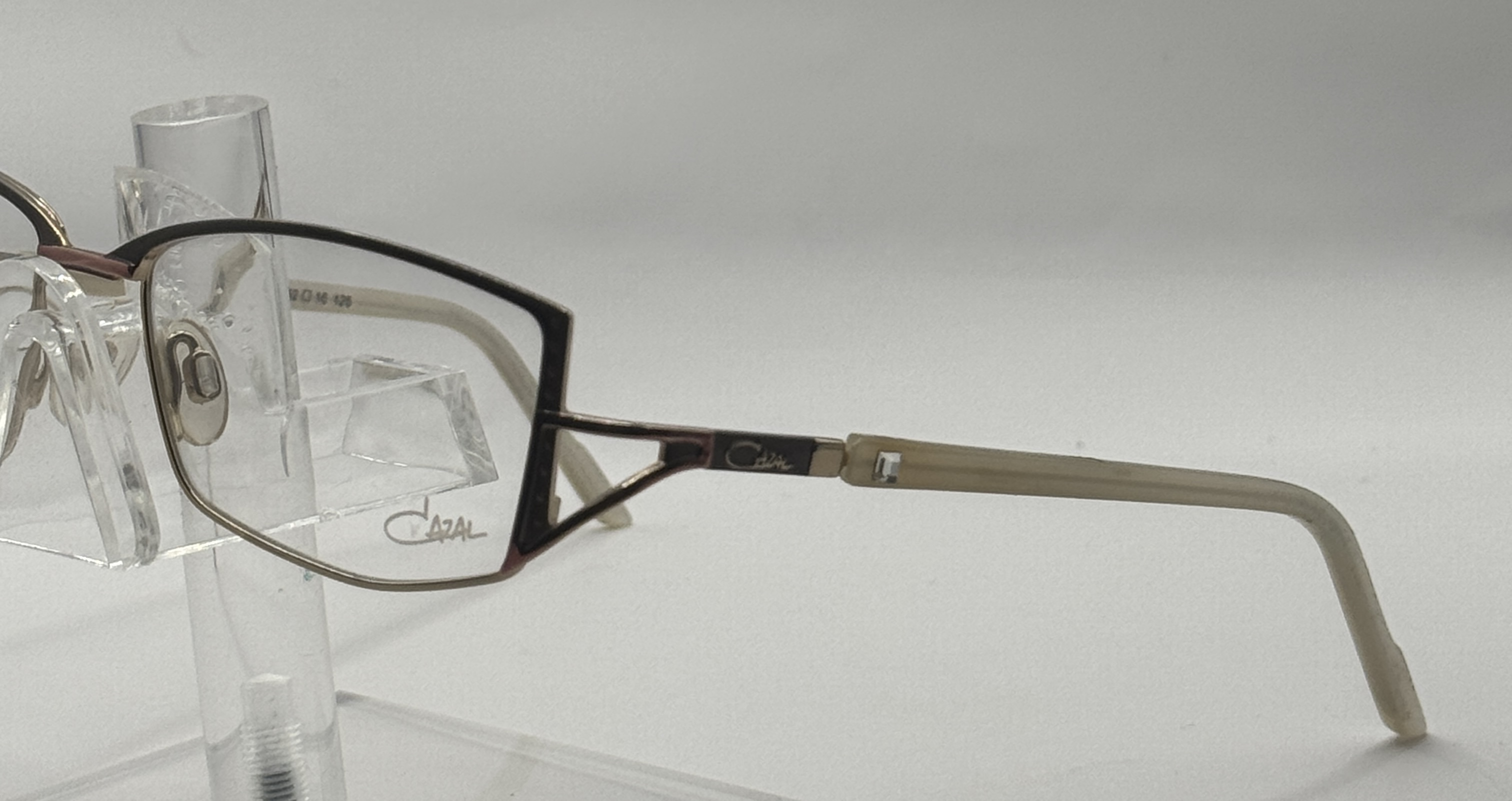 CLEARANCE CAZAL 192