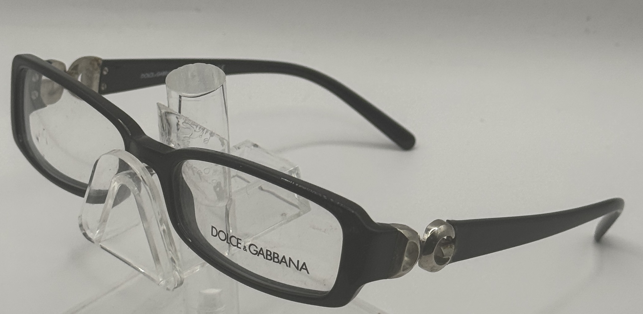 CLEARANCE D&G 3050