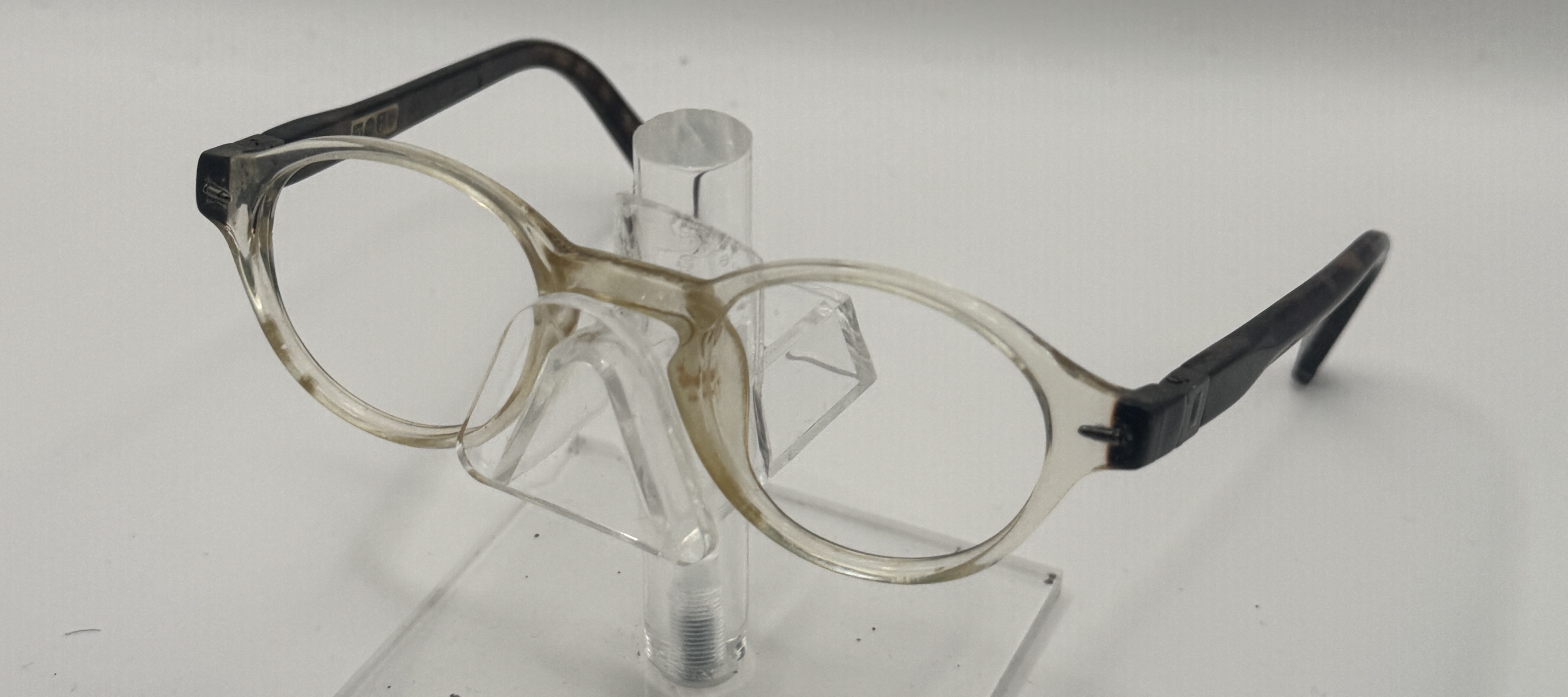 CLEARANCE JOHN VARVATOS V356 UF