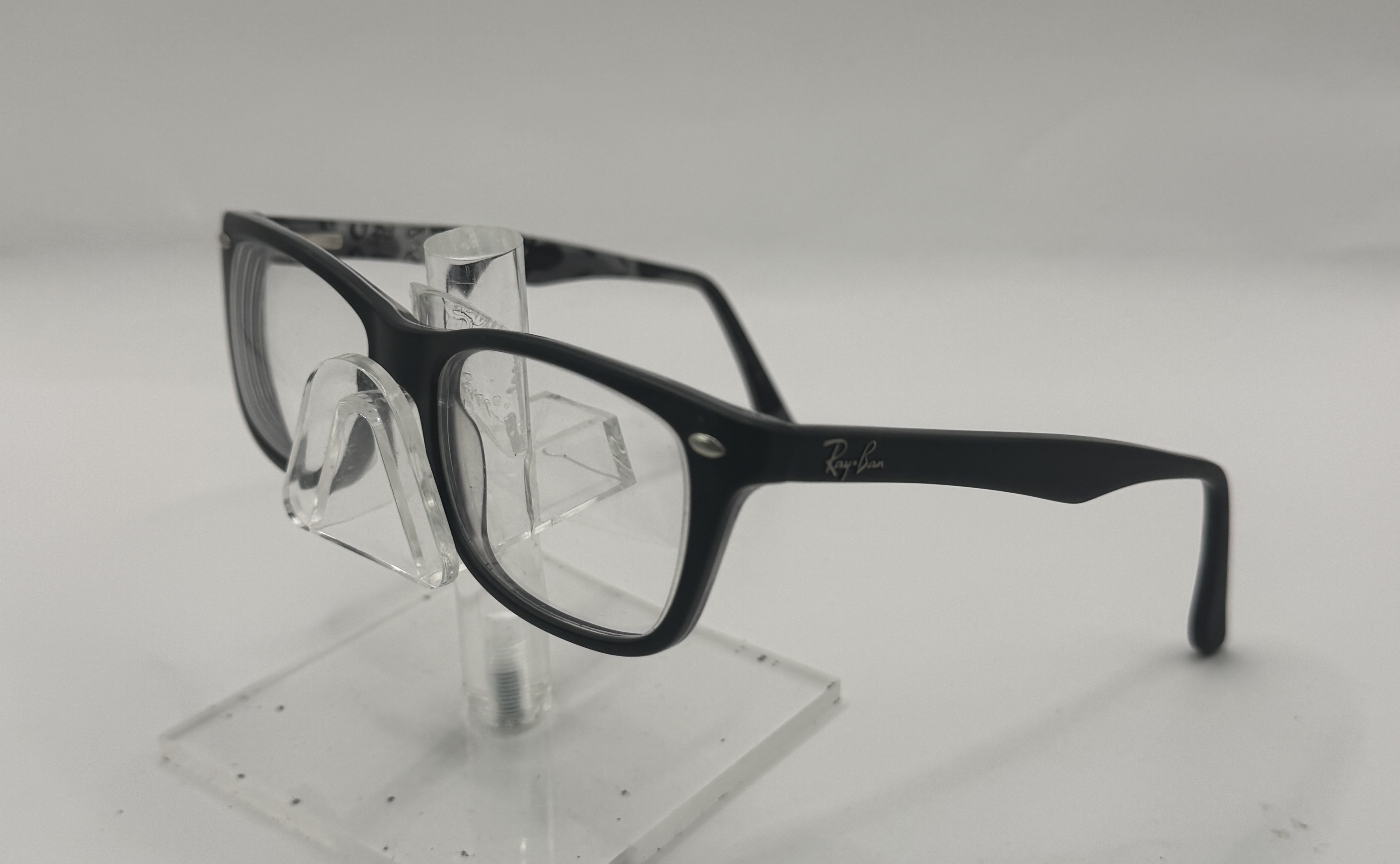 CLEARANCE RAY BAN 5228