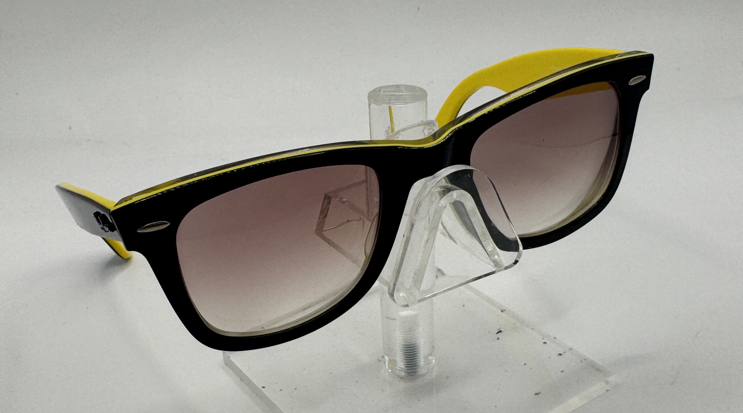 CLEARANCE RAY BAN 2140
