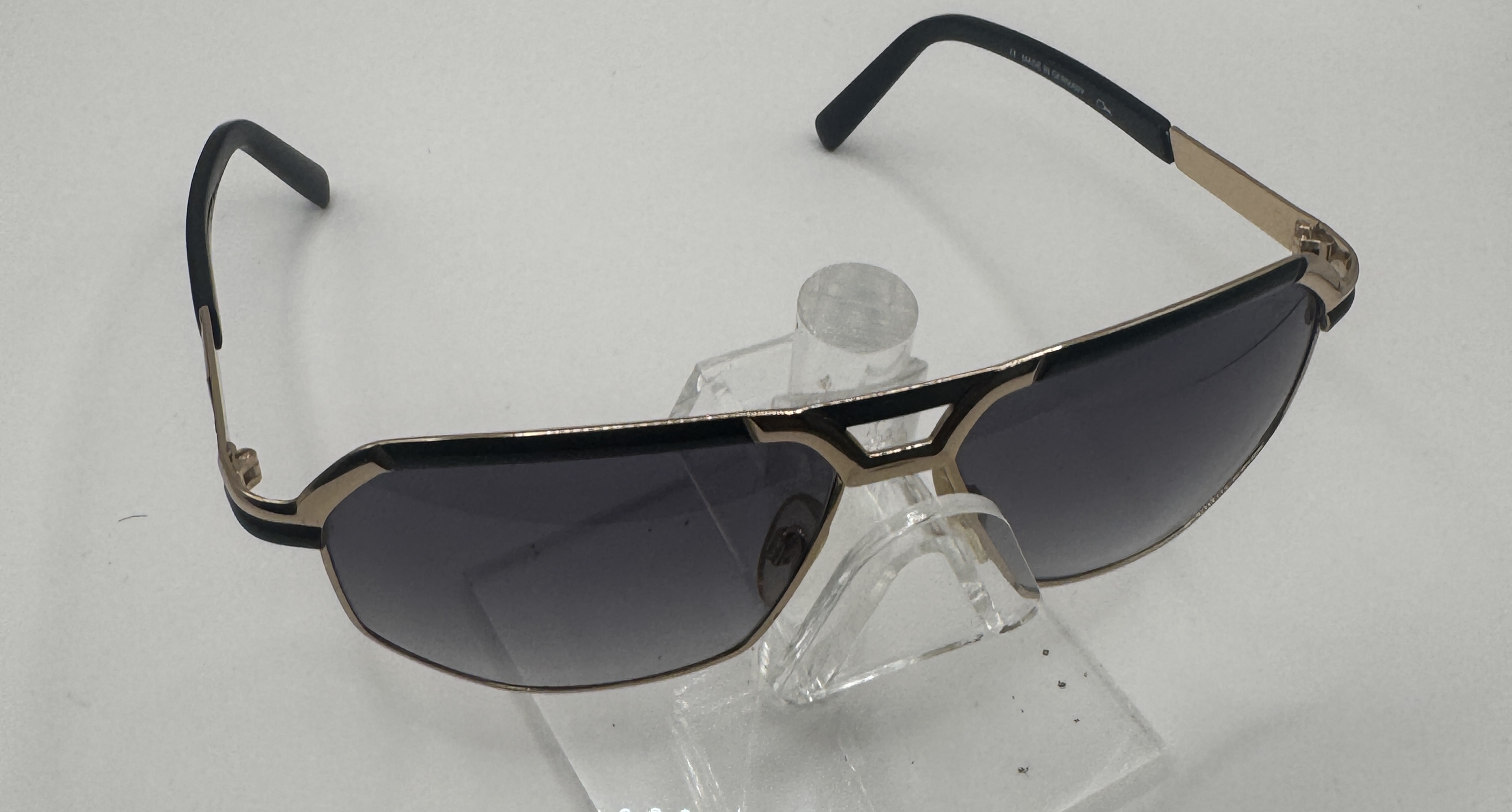 CLEARANCE CAZAL 9056