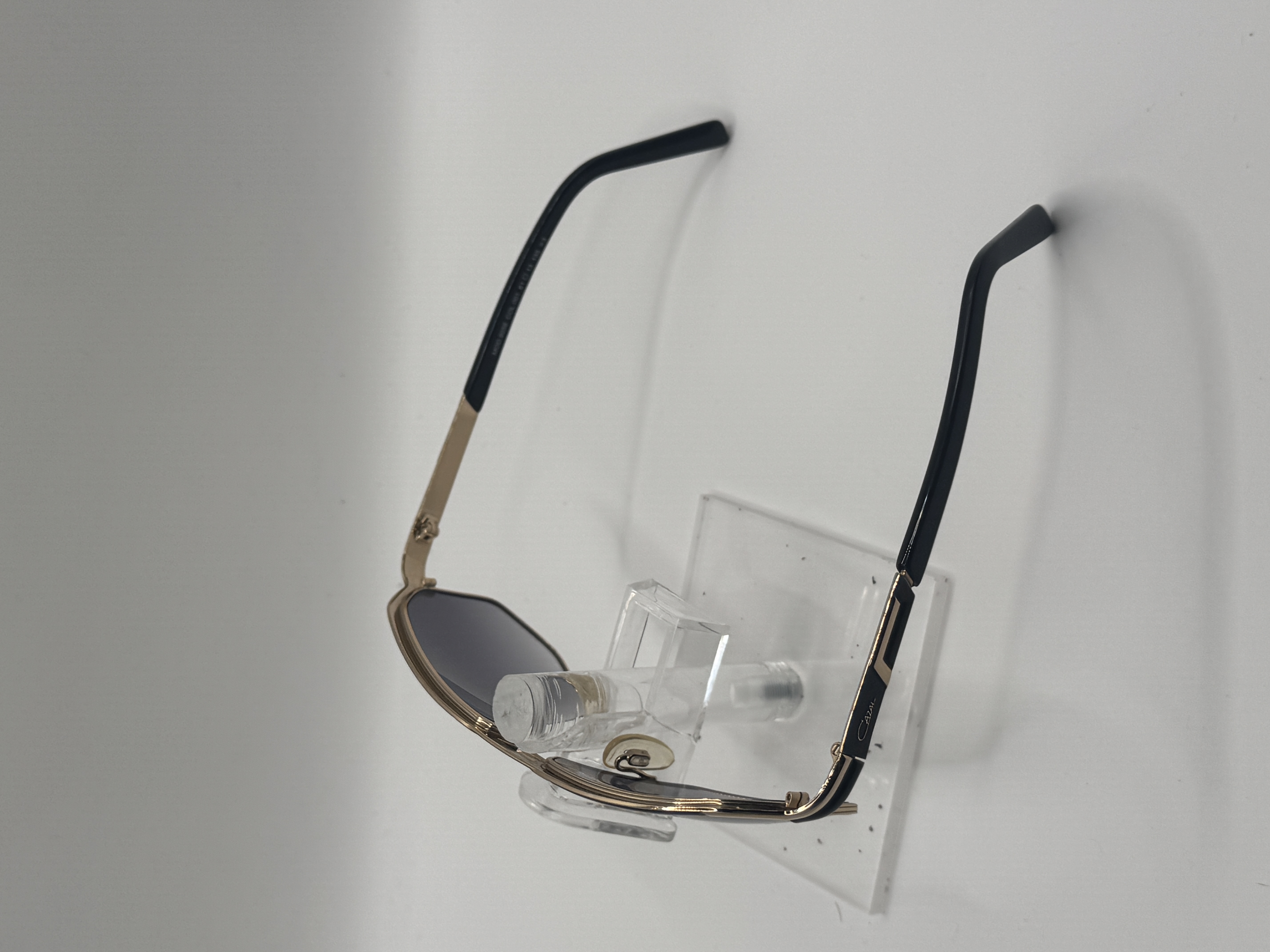 CLEARANCE CAZAL 9056 001