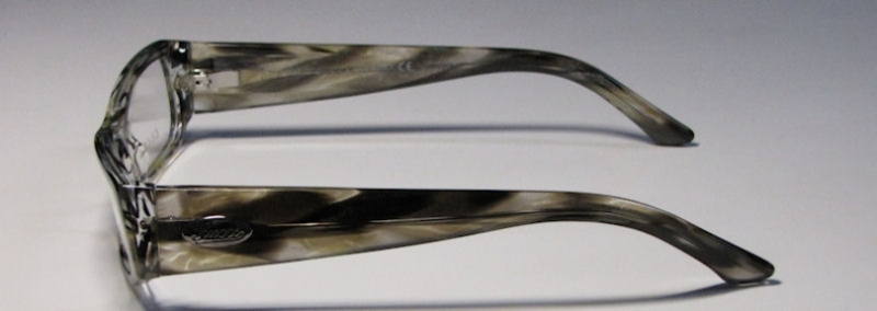  black striated/clear