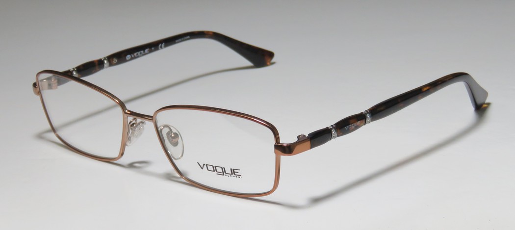 VOGUE 3922-B 939