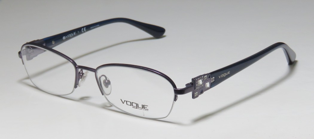 VOGUE 3881-B