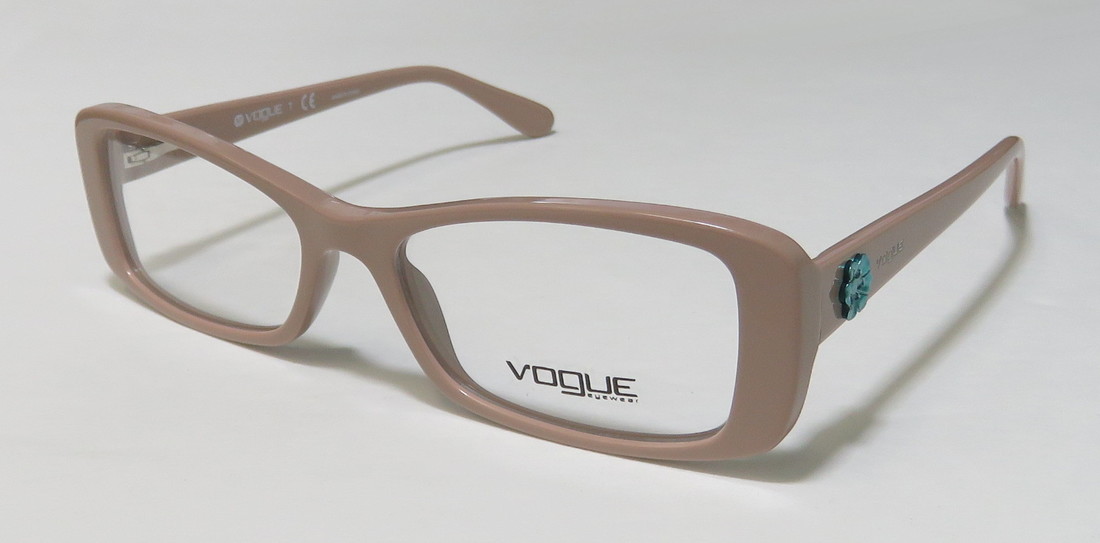 VOGUE 2970