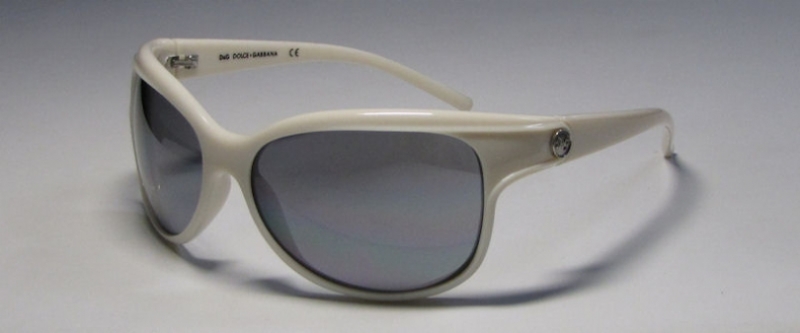  as shown/pearl white