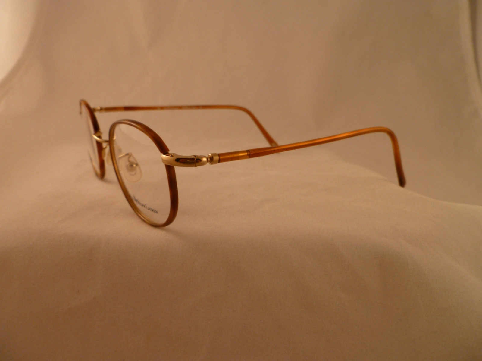  clear/gold tortoise